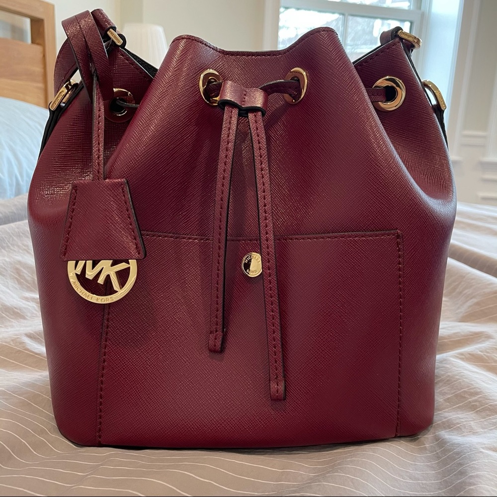 Michael Kors Greenwich Bucket Bag